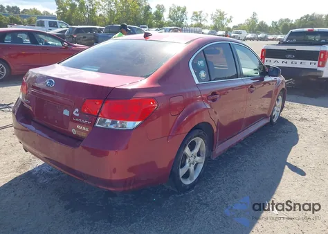 2014 Subaru Legacy 2.5I Premium z USA, uszkodzony, nr VIN 4S3BMBD68E3015990
